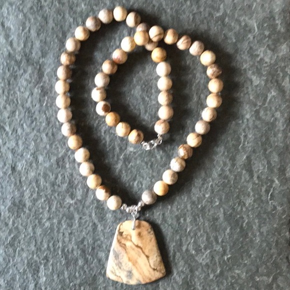 Jasper bead neckpiece - Picture 2 of 5